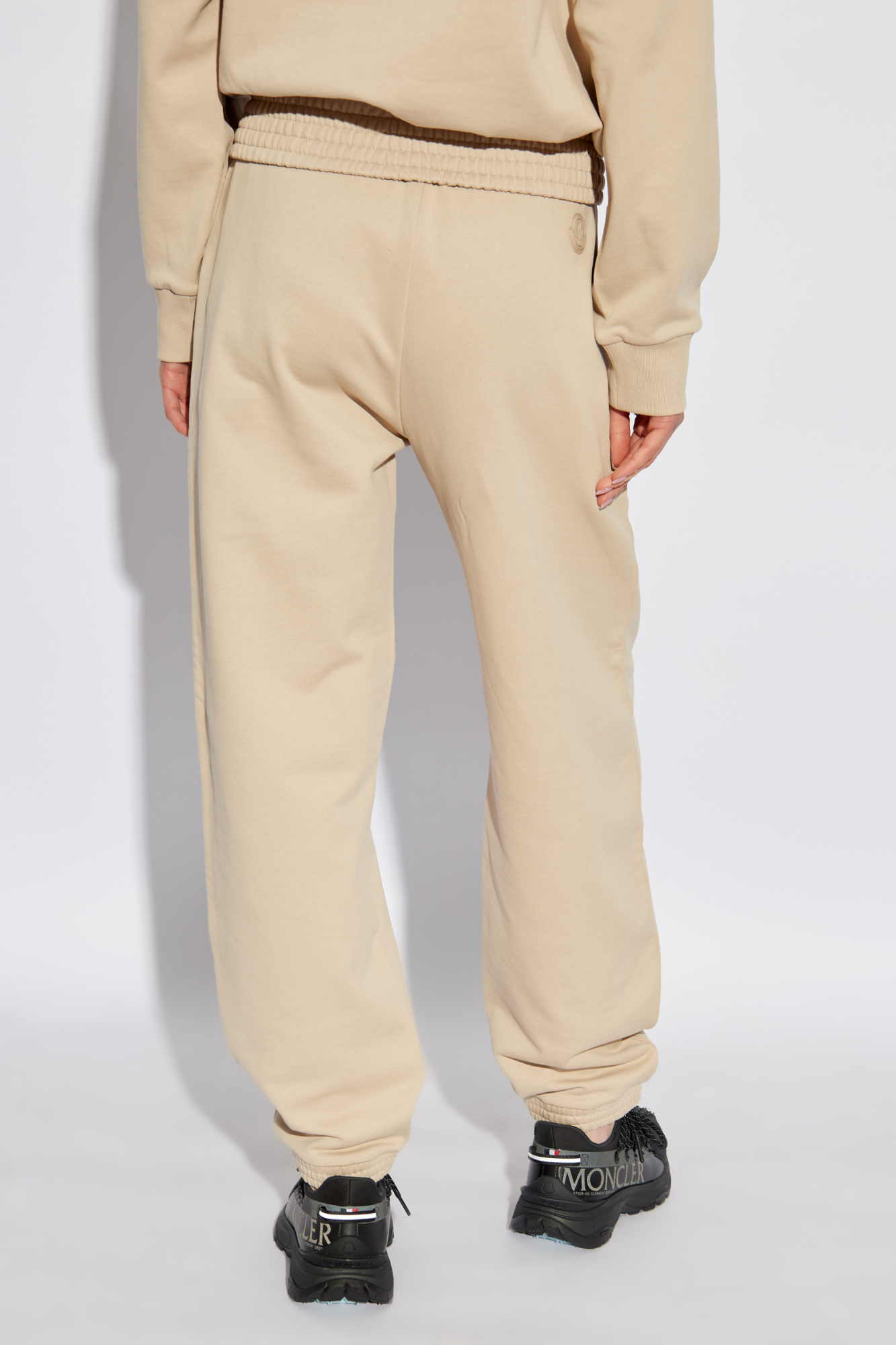 MONCLER ストレッチホロトレス J10938I00011 778 Beige Pants with logo Moncler - Vitkac AS